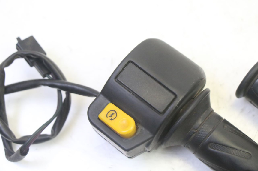 photo de COMMODO DROIT PEUGEOT VIVACITY NEW 2T 50 (2008 - 2017) - Détail de la pièce