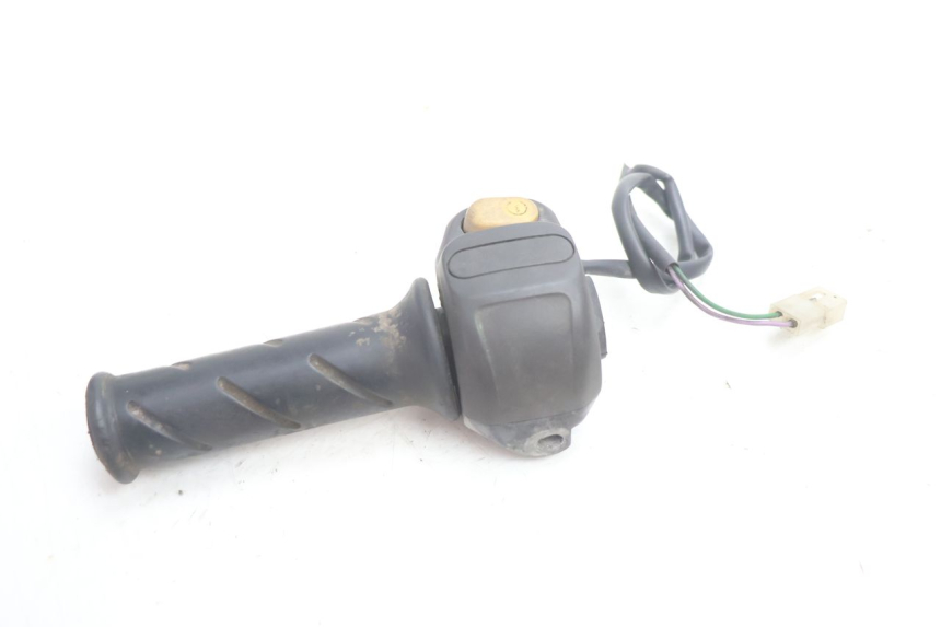 photo de COMMODO DROIT PEUGEOT VIVACITY 50 (1998 - 2003) - Autre angle de vue