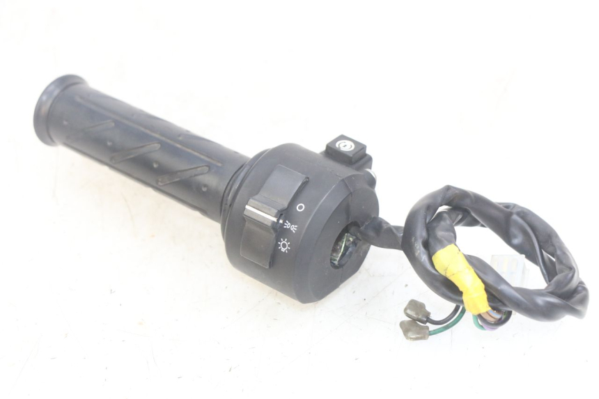 photo de COMMODO DROIT DAELIM VJ ROADWIN FI 125 (2008 - 2017) - Gros plan technique