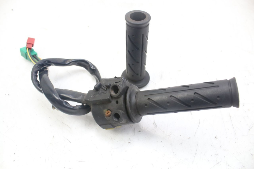 photo de COMMODO DROIT KYMCO X-CITING XCITING 400 (2014 - 2018) - Détail de la pièce