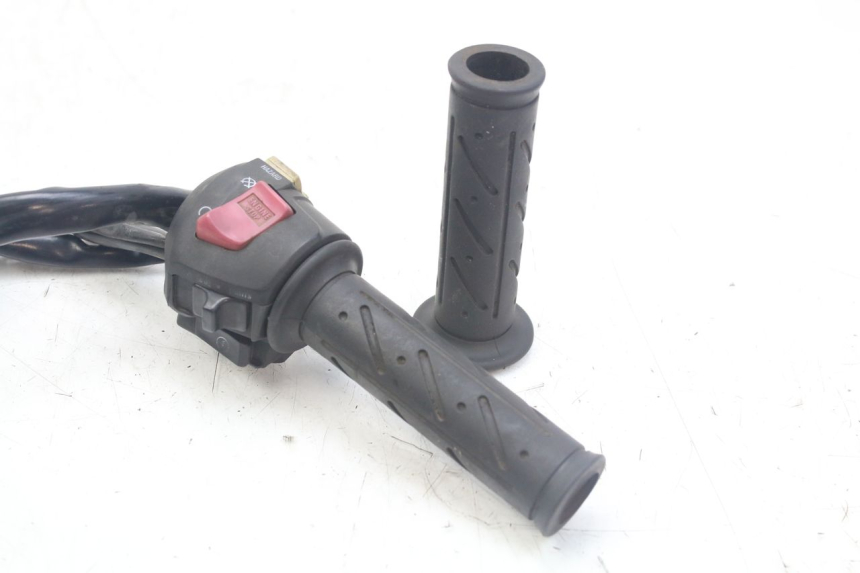 photo de COMMODO DROIT KYMCO X-CITING XCITING 400 (2014 - 2018) - Vue d’ensemble