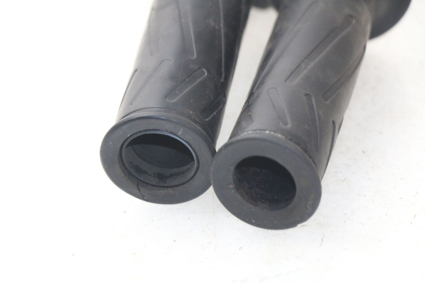 photo de COMMODO DROIT YAMAHA X-MAX XMAX 125 (2010 - 2013) - Vue d’ensemble