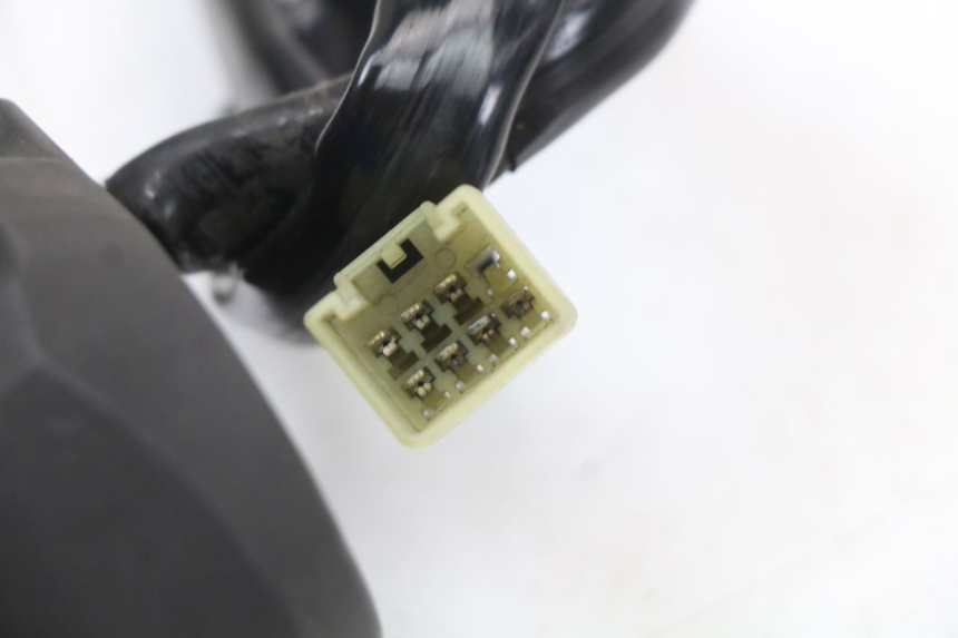 photo de COMMODO DROIT YAMAHA X-MAX XMAX 125 (2010 - 2013) - État de surface