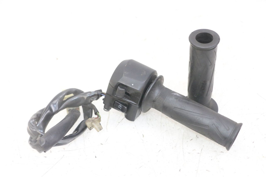 photo de COMMODO DROIT YAMAHA X-MAX XMAX 125 (2010 - 2013) - Vue principale