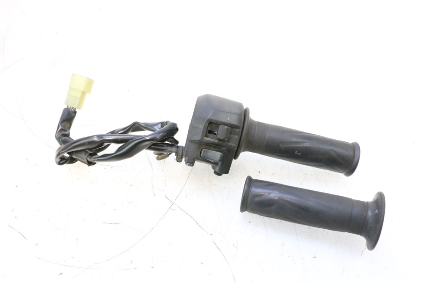 photo de COMMODO DROIT YAMAHA X-MAX XMAX 125 (2010 - 2013) - Vue principale