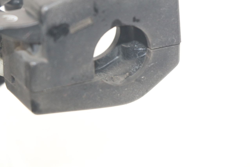photo de COMMODO DROIT SUZUKI XF FREEWIND 650 (1997 - 2003) - Détail de la pièce