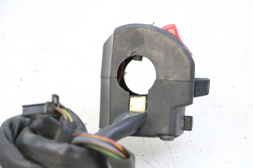 photo de COMMODO DROIT YAMAHA XJN DIVERSION 600 (2000 - 2003) - Détail de la pièce