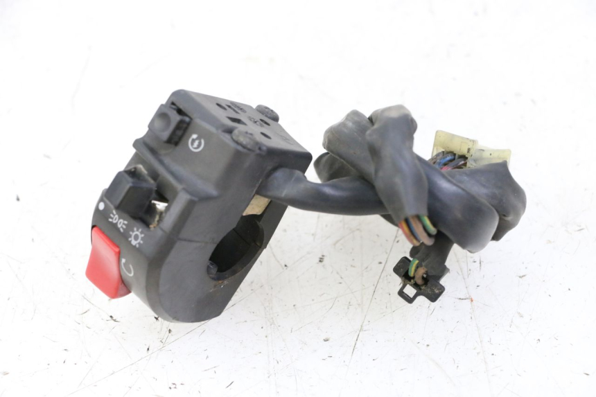 photo de COMMODO DROIT YAMAHA XJN DIVERSION 600 (2000 - 2003) - Zoom état d’usage