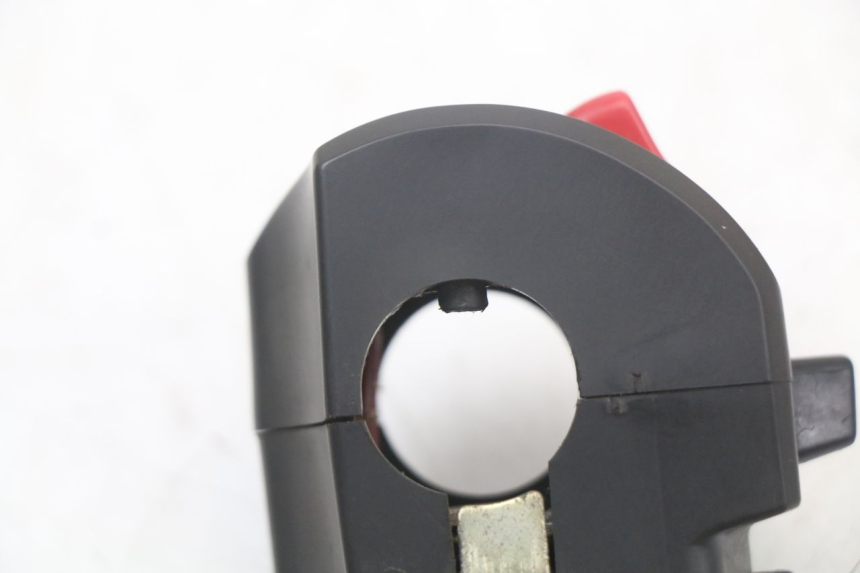 photo de COMMODO DROIT YAMAHA XJS DIVERSION 600 (1997 - 1999) - Vue d’ensemble