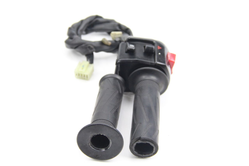 photo de COMMODO DROIT YAMAHA XP T-MAX TMAX 500 (2008 - 2012) - Points de fixation
