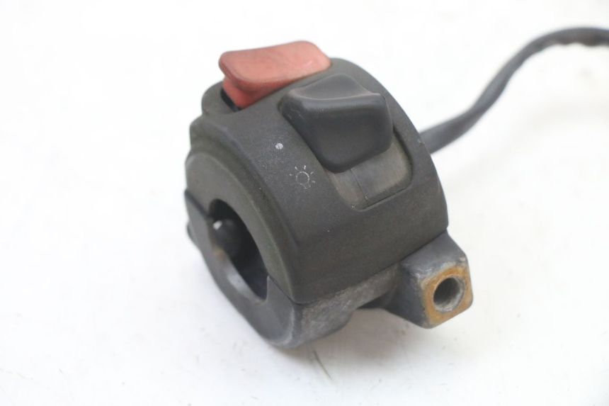 photo de COMMODO DROIT YAMAHA BW'S NG NEXT GENERATION 50 (1996 - 2003) - Gros plan technique