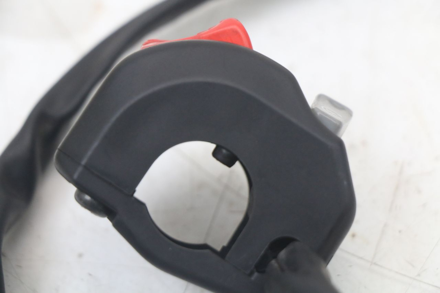 photo de COMMODO DROIT YAMAHA FZ1 FAZER 1000 (2007 - 2009) - Vue d’ensemble