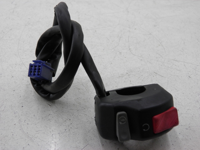 photo de COMMODO DROIT YAMAHA TDM 900 (2004 - 2006) - Vue principale