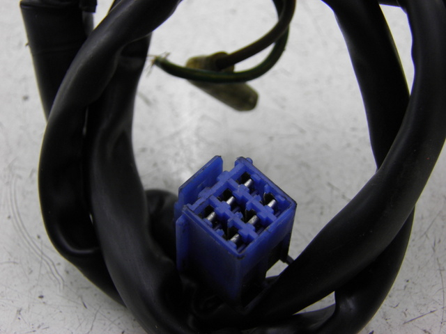 photo de COMMODO DROIT YAMAHA TDM 900 (2004 - 2006) - Zoom état d’usage