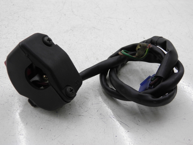 photo de COMMODO DROIT YAMAHA TDM 900 (2004 - 2006) - Gros plan technique