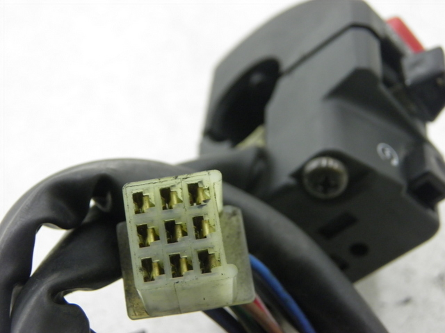 photo de COMMODO DROIT YAMAHA XJS DIVERSION 600 (2000 - 2003) - Zoom état d’usage