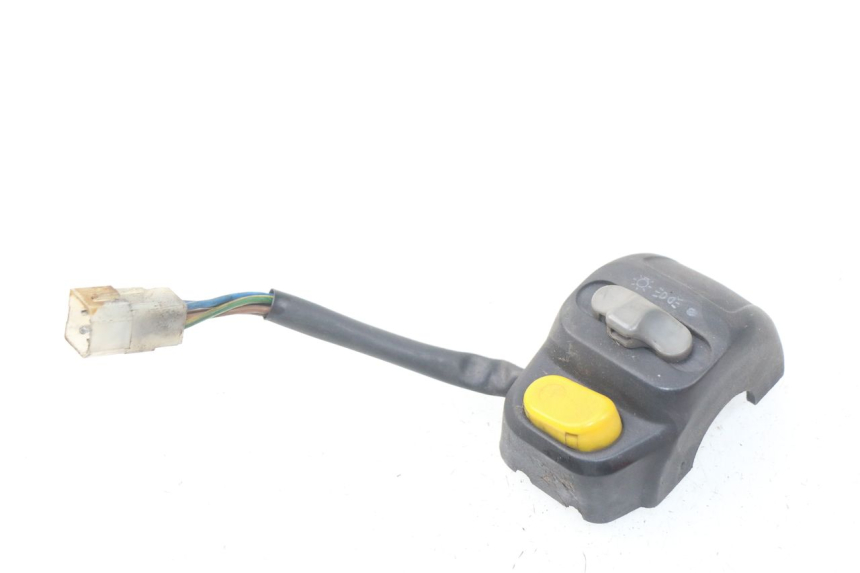 photo de COMMODO DROIT YAMAHA YP MAJESTY 125 (1998 - 2001) - Autre angle de vue