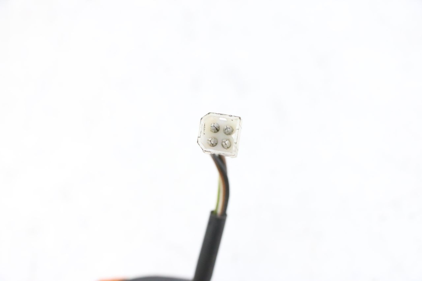 photo de COMMODO DROIT YAMAHA YP MAJESTY 125 (2002 - 2006) - Détail de la pièce