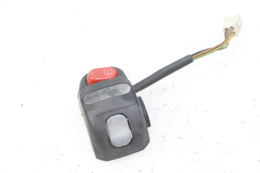 photo de COMMODO DROIT YAMAHA YP MAJESTY 125 (2002 - 2006) - Autre angle de vue