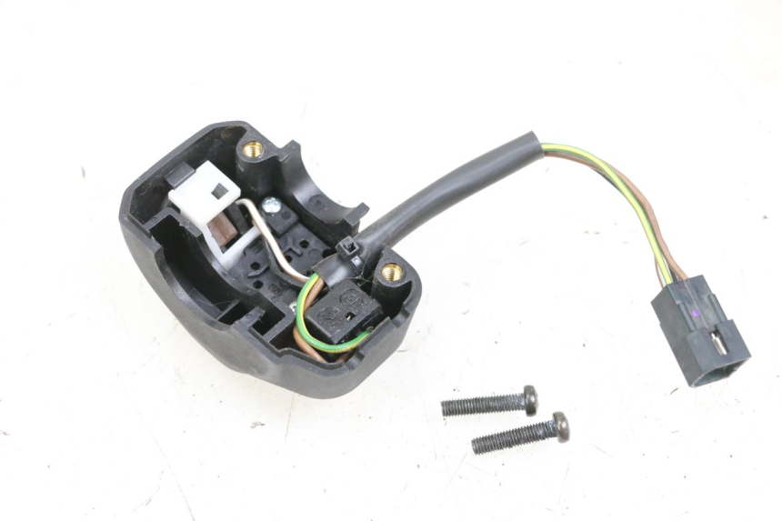 photo de COMMODO DROIT YAMAHA YP MAJESTY 125 (2002 - 2006) - Autre angle de vue