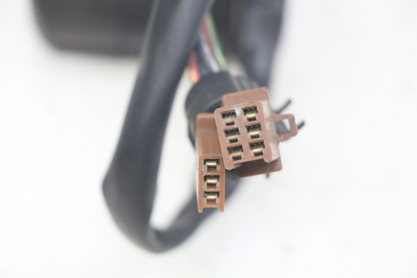 photo de COMMODO DROIT YAMAHA YZF R THUNDERCAT 600 (1996 - 2003) - Zoom état d’usage