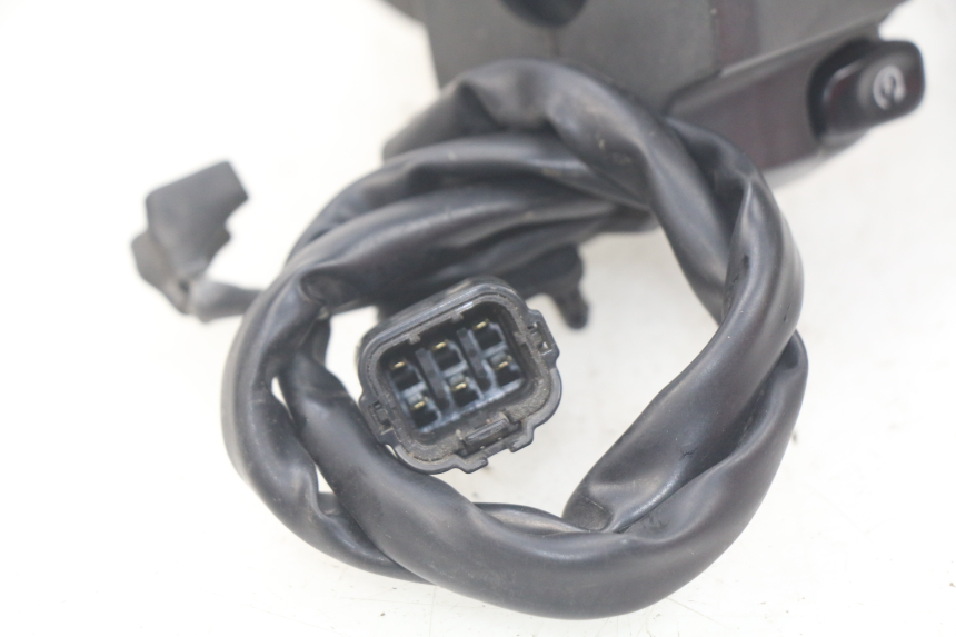 photo de COMMODO DROIT KAWASAKI Z S 750 (2003 - 2006) - Zoom état d’usage