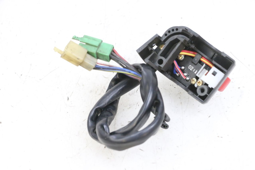 photo de COMMODO DROIT KAWASAKI ZR 7 750 (1999 - 2004) - Gros plan technique