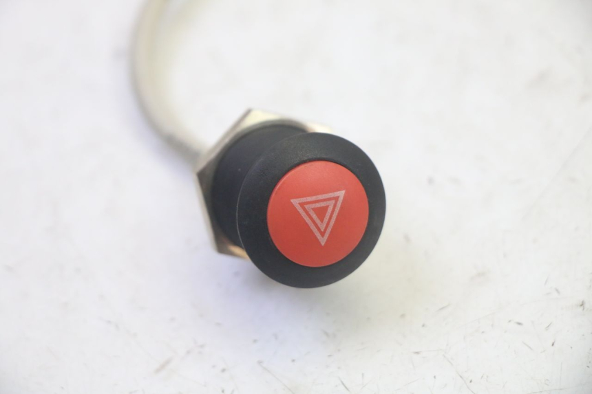 photo de COMMODO FEUX DETRESSE LIGIER PULSE 3 1 (2014 - 2020) - Zoom état d’usage