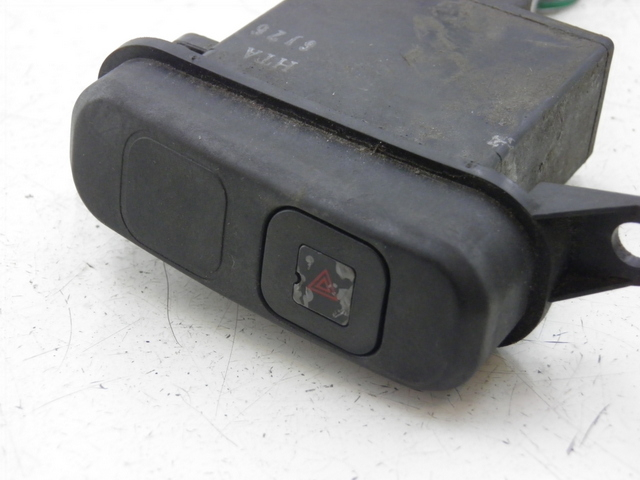 photo de COMMODO FEUX DETRESSE SYM GTS 125 (2005 - 2008) - Gros plan technique