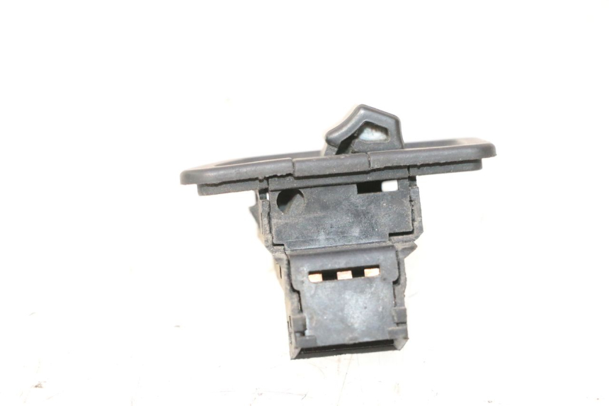 photo de COMMODO FEUX DE DETRESSE YAMAHA XMAX X-MAX 125 (2006 - 2009) - Autre angle de vue