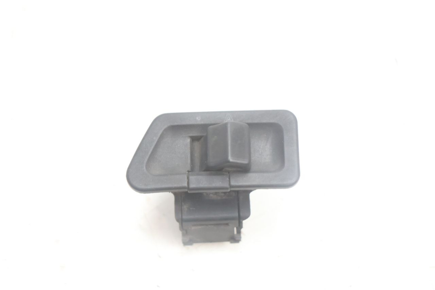 photo de COMMODO FEUX DE DETRESSE YAMAHA XMAX X-MAX 125 (2006 - 2009) - Vue principale