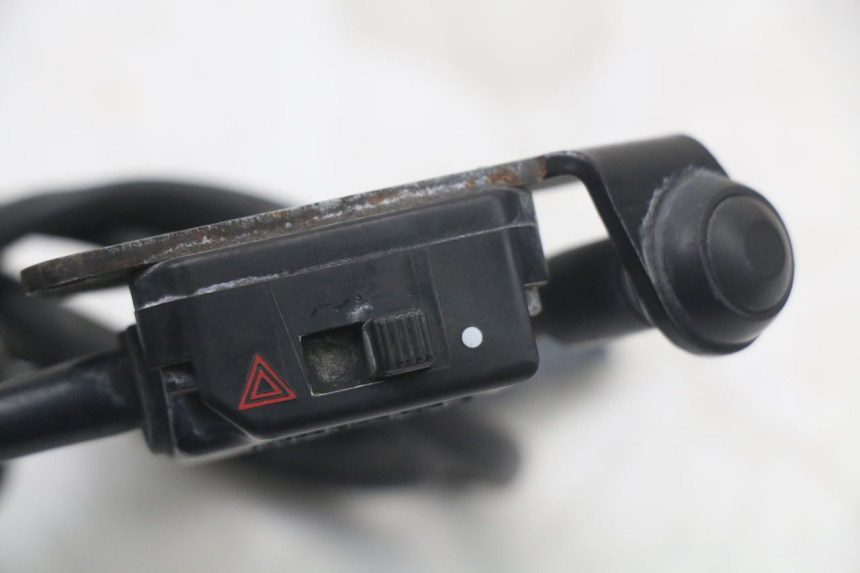 photo de COMMODO FEUX DETRESSE YAMAHA FJR ABS 1300 (2006 - 2012) - Autre angle de vue