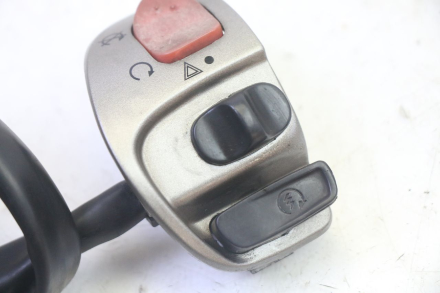 photo de COMMODO GAUCHE QUADRO 4 4D 350 (2015 - 2018) - Zoom état d’usage