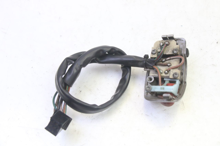 photo de COMMODO GAUCHE QUADRO 4 4D 350 (2015 - 2018) - Vue d’ensemble