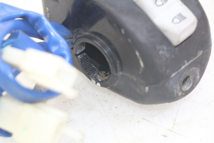 photo de COMMODO GAUCHE KYMCO AGILITY 16+ 4T 50 (2018 - 2023) - Zoom état d’usage