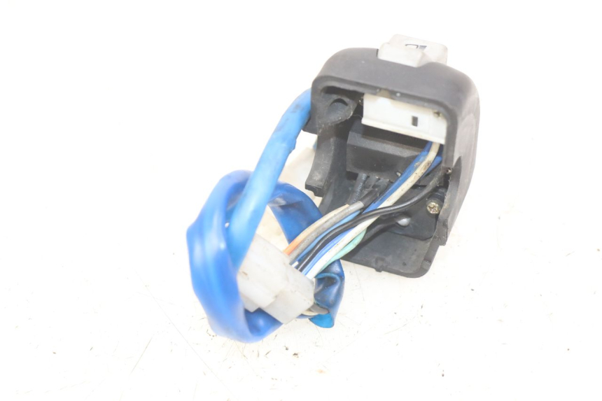 photo de COMMODO GAUCHE KYMCO AGILITY 4T 50 (2005 - 2018) - Gros plan technique