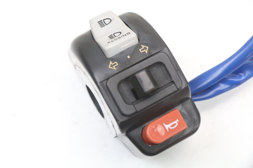 photo de COMMODO GAUCHE KYMCO AGILITY 4T 50 (2018 - 2022) - Détail de la pièce