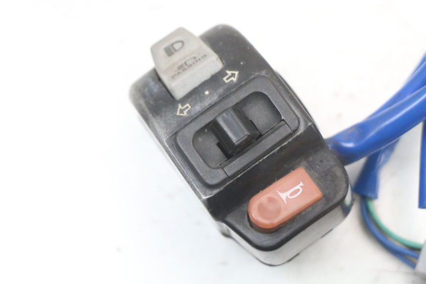 photo de COMMODO GAUCHE KYMCO AGILITY 4T 50 (2005 - 2018) - Détail de la pièce