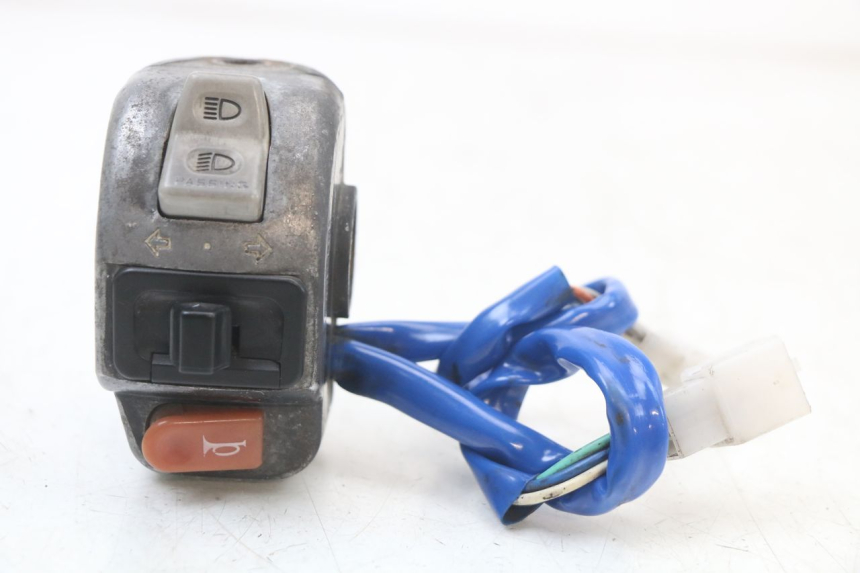 photo de COMMODO GAUCHE KYMCO AGILITY 4T 50 (2005 - 2018) - Détail de la pièce