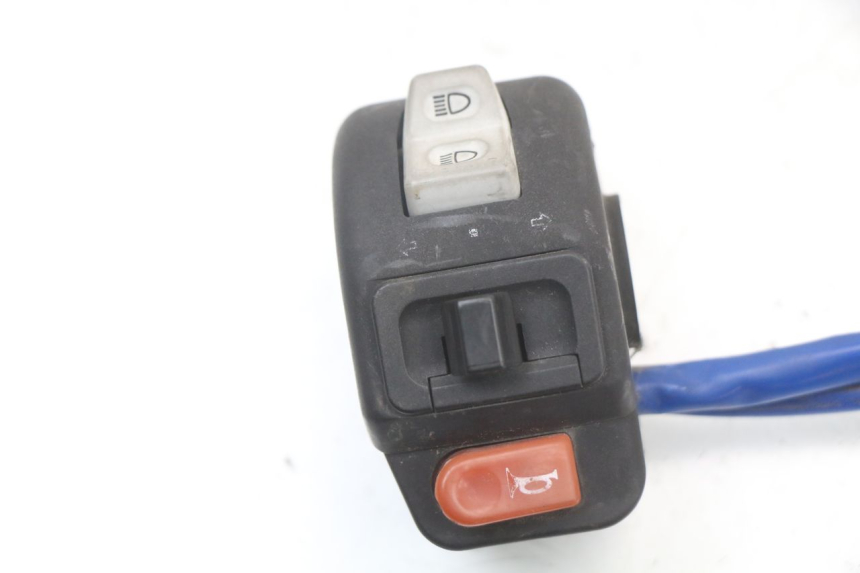 photo de COMMODO GAUCHE KYMCO AGILITY 4T 50 (2005 - 2018) - Détail de la pièce