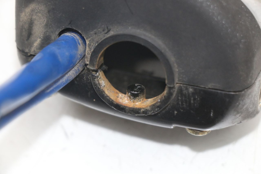 photo de COMMODO GAUCHE KYMCO AGILITY 4T 50 (2005 - 2018) - Points de fixation