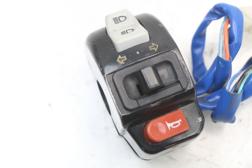 photo de COMMODO GAUCHE KYMCO AGILITY 4T 50 (2018 - 2022) - Détail de la pièce