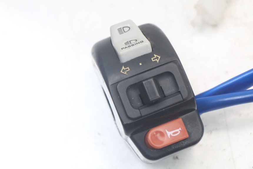 photo de COMMODO GAUCHE KYMCO AGILITY 4T 50 (2018 - 2022) - Détail de la pièce