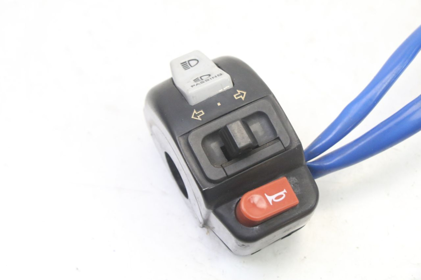 photo de COMMODO GAUCHE KYMCO AGILITY 4T 50 (2018 - 2022) - Détail de la pièce