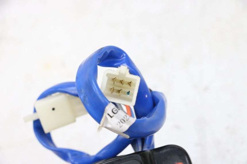 photo de COMMODO GAUCHE KYMCO AGILITY 4T 50 (2018 - 2022) - Zoom état d’usage