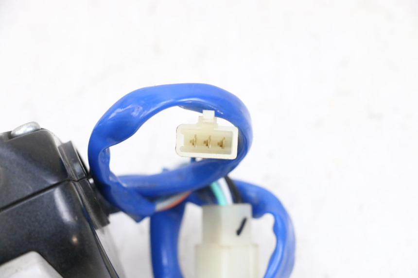 photo de COMMODO GAUCHE KYMCO AGILITY 4T 50 (2018 - 2022) - Autre angle de vue