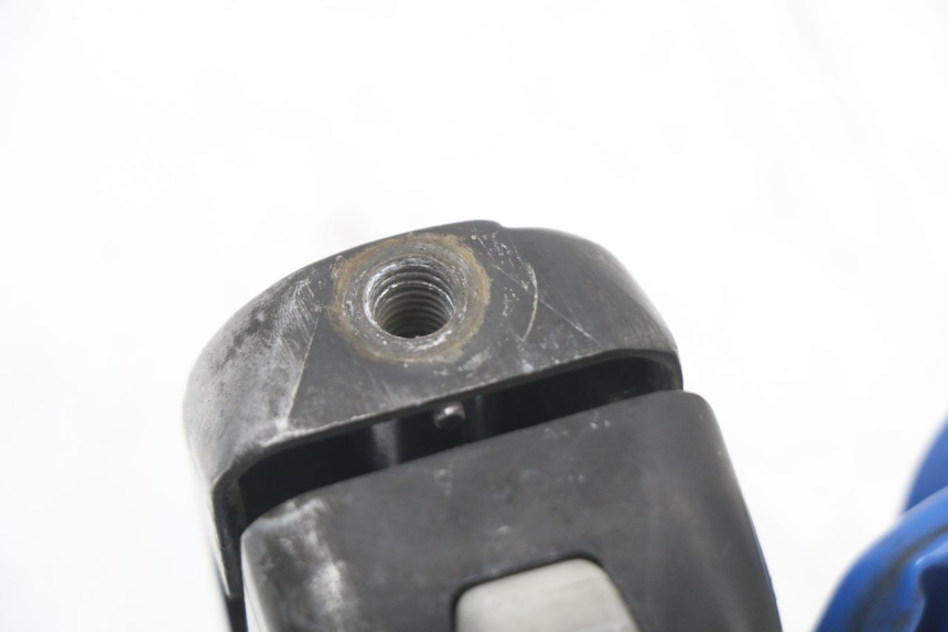 photo de COMMODO GAUCHE KYMCO AGILITY CARRY 50 (2011 - 2020) - Gros plan technique