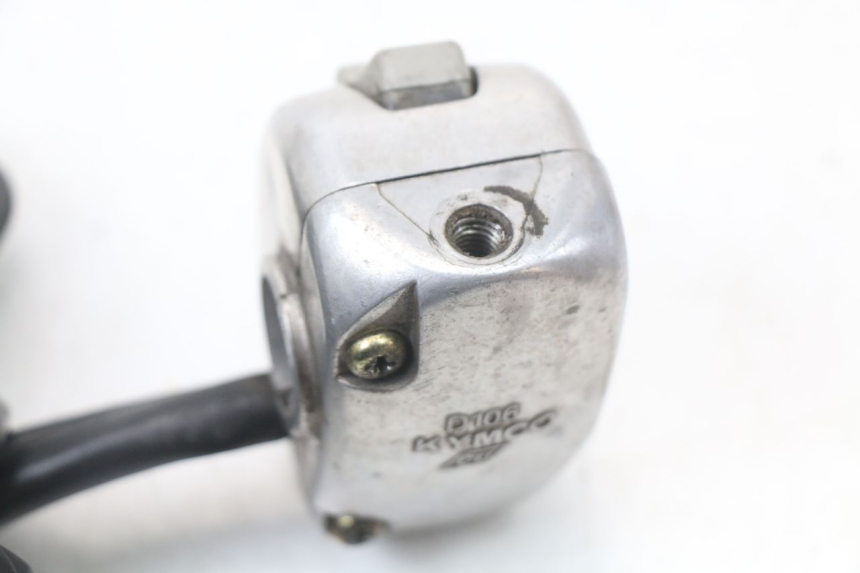 photo de COMMODO GAUCHE KYMCO AGILITY RS 4T 50 (2009 - 2013) - Gros plan technique