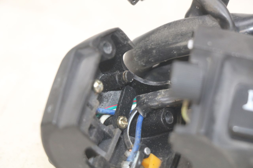 photo de COMMODO GAUCHE NECO ALEXONE 125 (2017 - 2024) - Zoom état d’usage