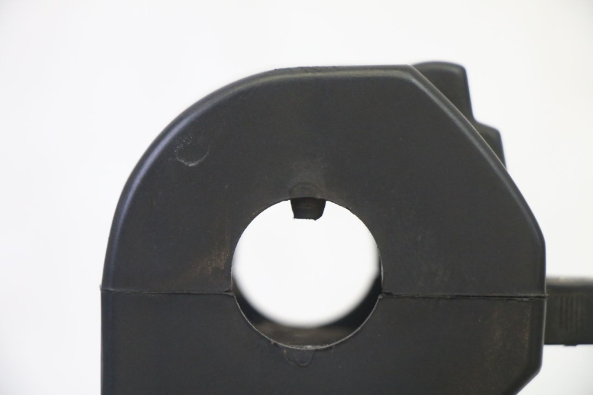 photo de COMMODO GAUCHE HYOSUNG GV AQUILA 125 (2000 - 2009) - Vue d’ensemble